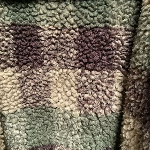 SWEATSHIRT HOODIE EUC HEAVY AND WARM - Picture 6 of 12